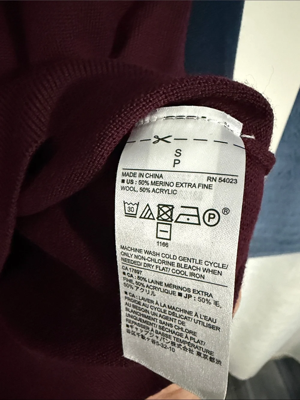 Banana Republic Men's Burgundy and Navy Raglan Crewneck Sweater size small
